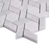 Mosaïque murale en marbre blanc Carrara avec motifs chevrons et hexagonaux