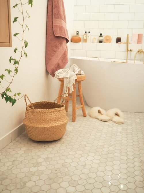 Mosaïque hexagonale Carrara White 48 en marbre blanc poli