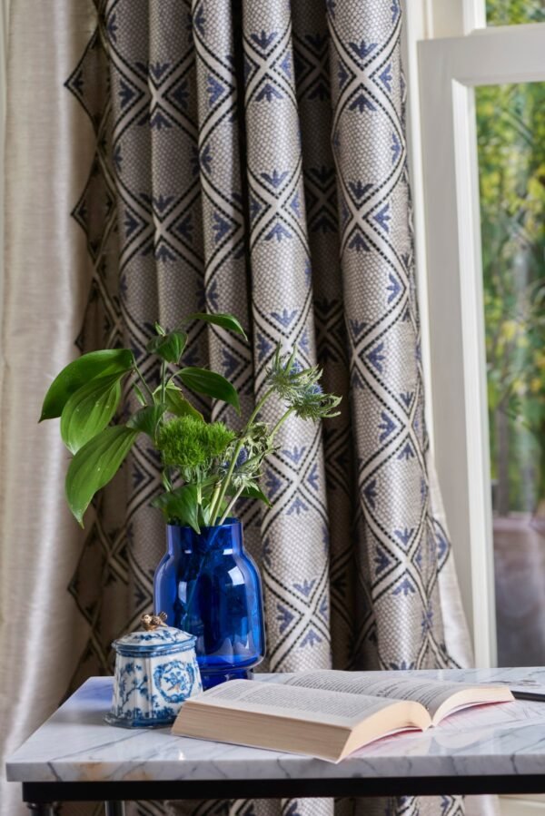 Rideau HEPBURN broderie Maestro 300 cm polyester viscose