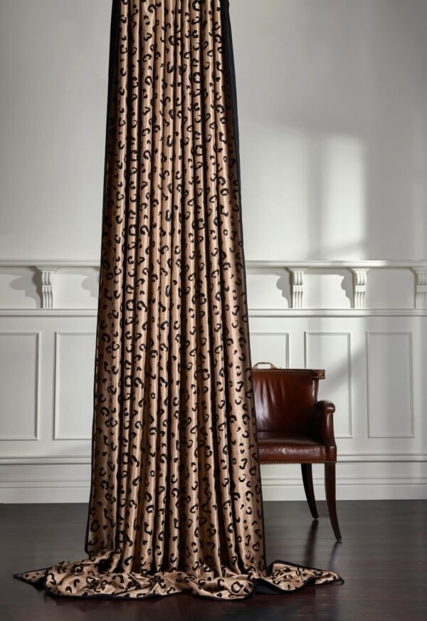 KBIRA Rideau KBIRA broderie Maestro 75% polyester 25% viscose 300 cm