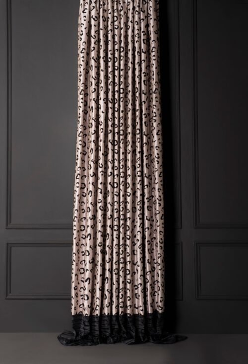 Rideau KBIRA en broderie Maestro, 75% polyester 25% viscose, 300 cm