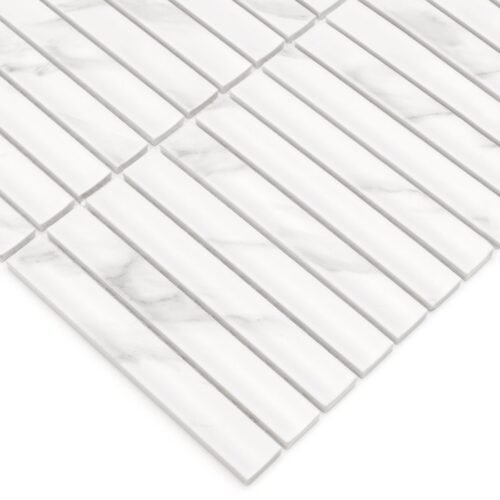 Carreau mural Kitkat Carrara mat en grès cérame effet marbre