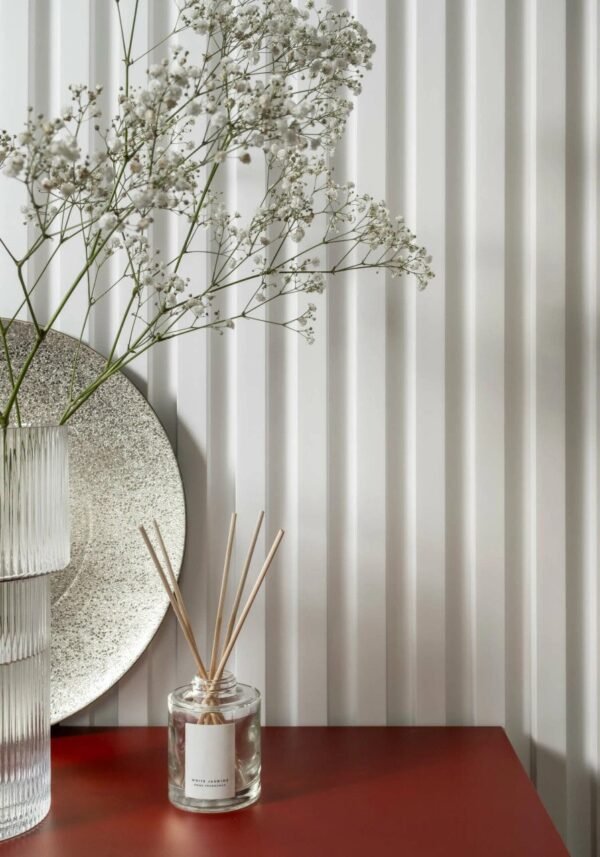 Lamelle murale Premium Largo L0301P 270cm fixée au mur