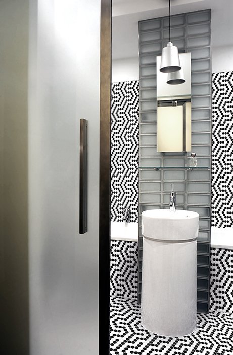 Mosaïque mini hexagone noir et blanc corail en grès cérame brillant