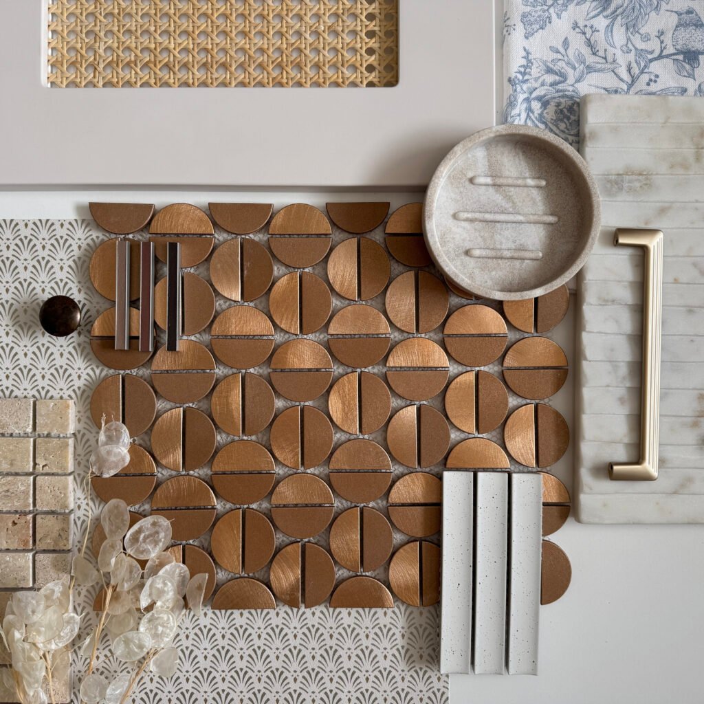 Allumi Tabs brass gold — moodboard mosaïque