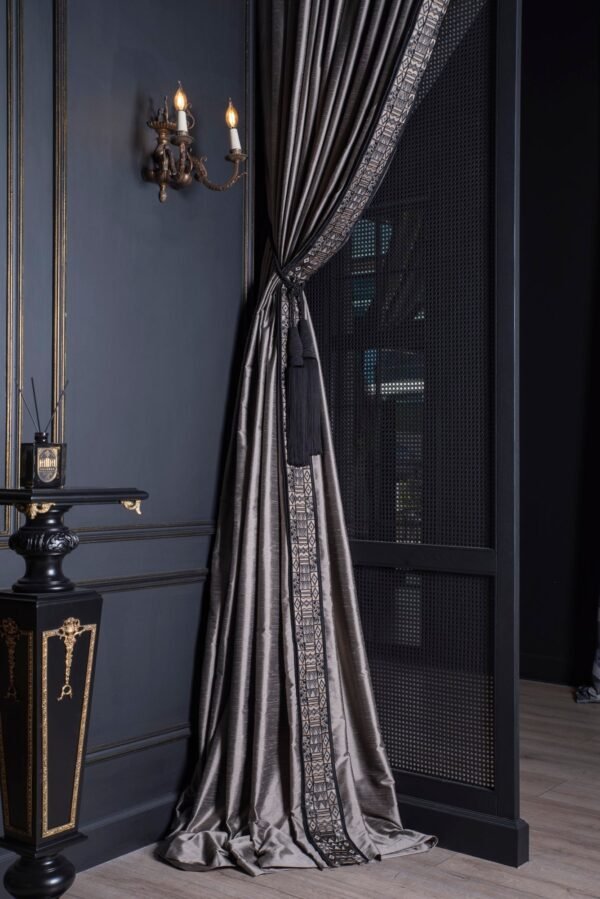 BRABUSKOSE Rideau BRABUS en broderie, vendu au rouleau pour intérieur