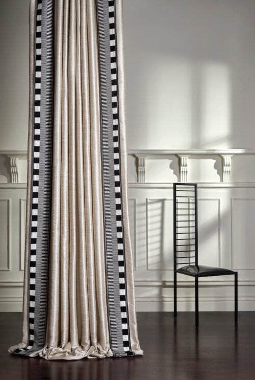 Rideau Kenzie en broderie, disponible par rouleaux de 3,60 à 10,80 mètres