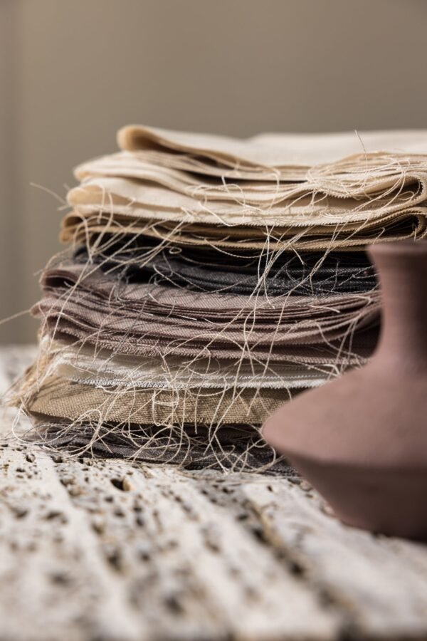 Rideau JACKTON tissu plain 81% polyester 15% coton 4% lin largeur 325 cm